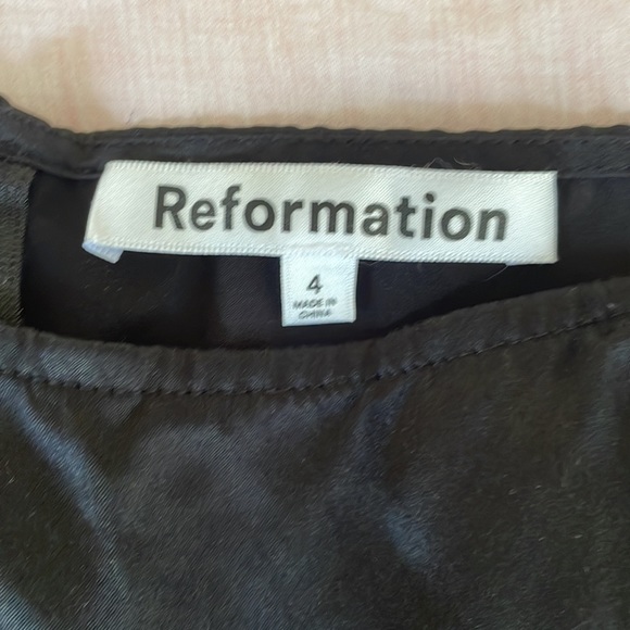Reformation 100% silk Robbie skirt - size 4 - Picture 4 of 4